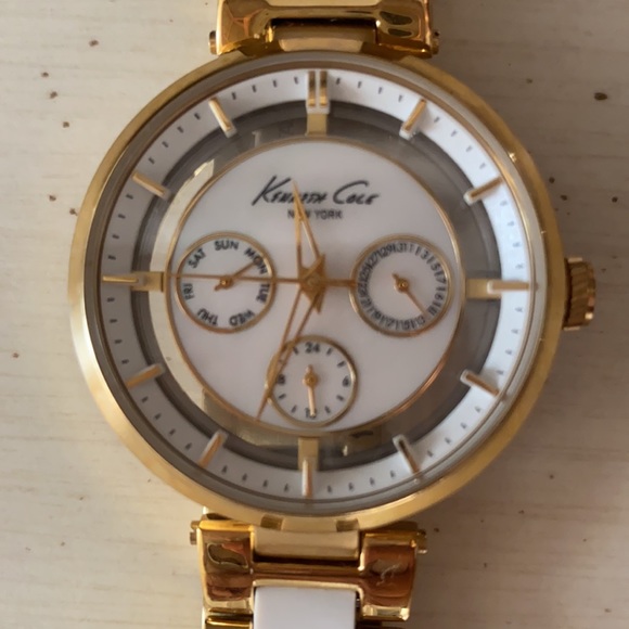 Kenneth Cole Watch - Picture 2 of 6